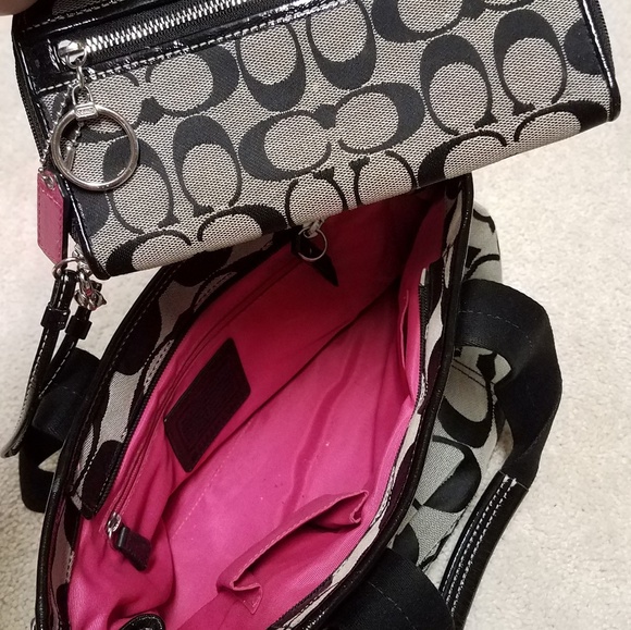 Coach handbag with wallet - Picture 2 of 2